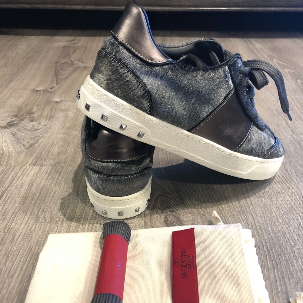 VALENTINO LOW-TOP SNEAKERS